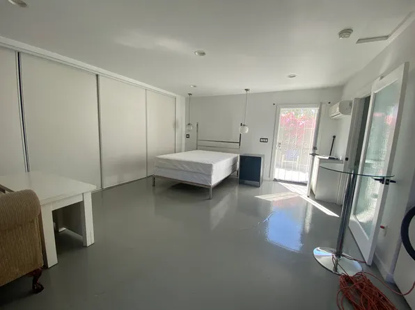 3047 Edgehill Dr, Los Angeles, CA 90018