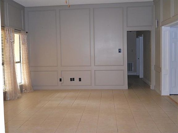2nd image of 1017 Meridith Dr