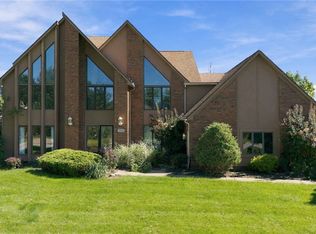 5553 Hidden Pines Ct, Williamsville, NY 14221