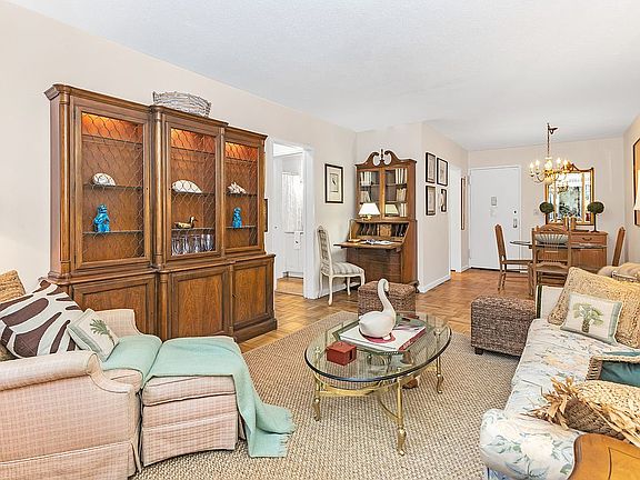 2nd image of 250 E 87th St APT 3E