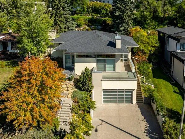 2312 S Juniper Rd NW, Calgary, AB T2N 3V2