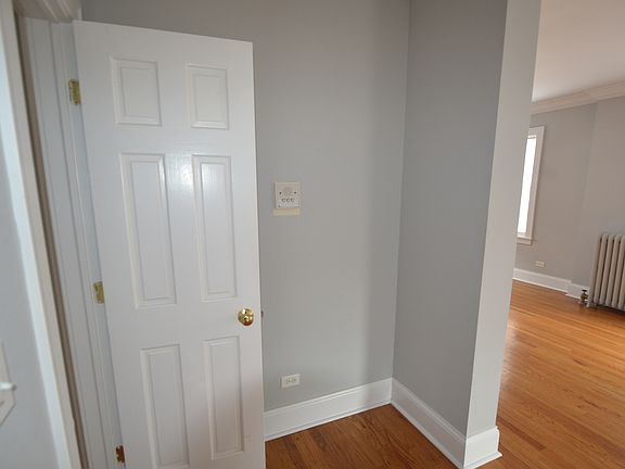 3rd image of 2600 W Montrose Ave #4414-2