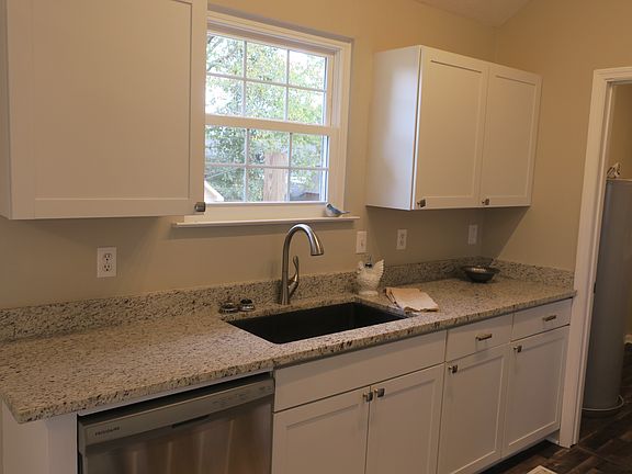 5th image of 7106 Sugar Maple Dr