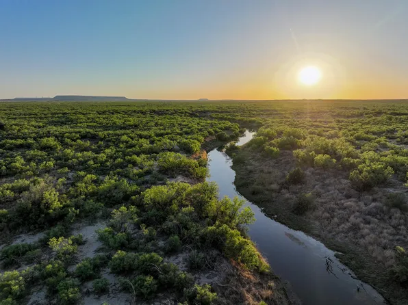 Neville Rd, Mc Camey, TX 79752