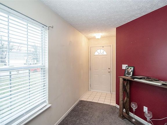 3rd image of 4460 Connaught East Dr