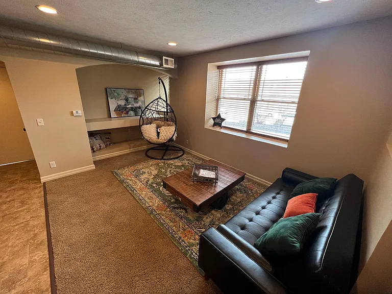 3005 Harney St — Photo 18