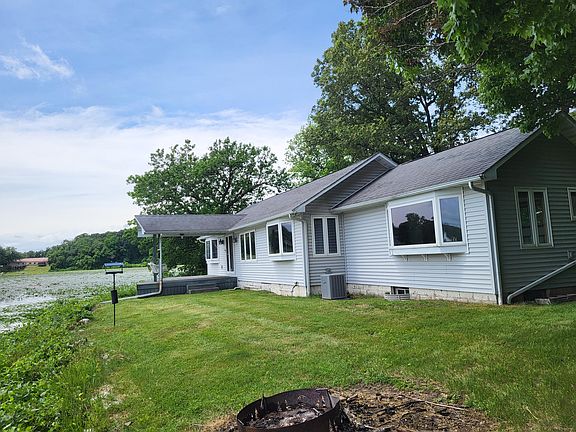 3rd image of 1556 W Severs Rd
