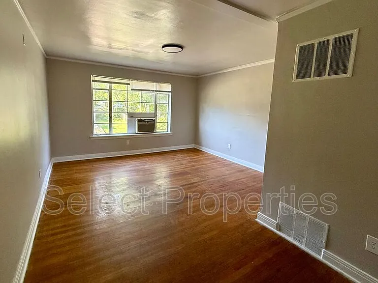 608 E Cherry Ave #12 — Photo 2
