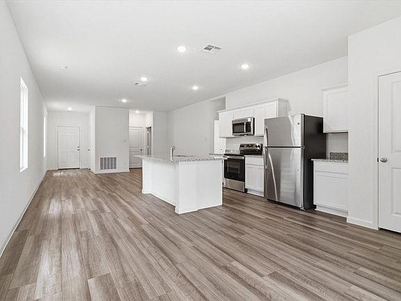 3rd image of 2120 Prairie Ln