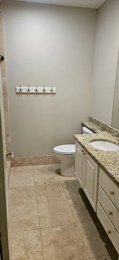 3 bed, 2.5 bath, 1611 sqft, $2,400 — Photo 2