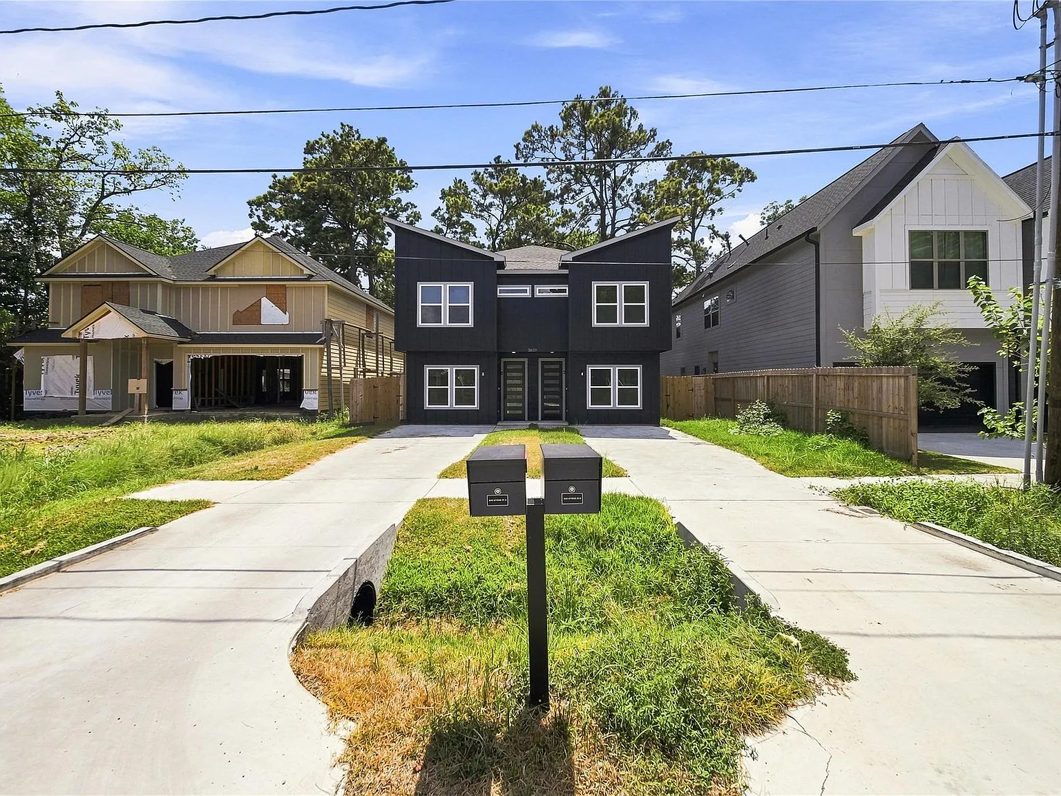 3 bed, 2.5 bath, 1400 sqft, $1,950 — Photo 1