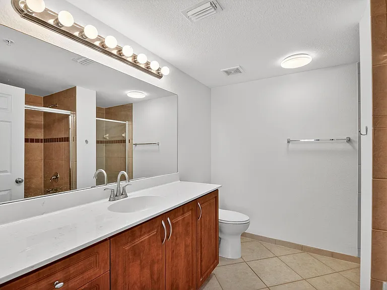 6511 Emerald Dunes Dr #304 — Photo 32