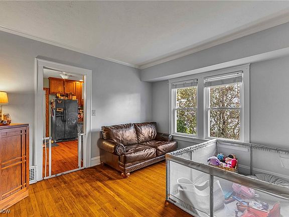 5th image of 21131 Northwood Ave