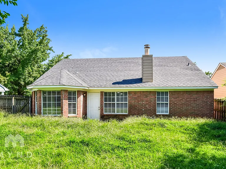 6354 Amanda Oaks Cir N — Photo 19