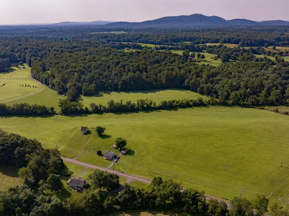 5912 & 5928 Two Hoover Rd W, Reva, VA 22735