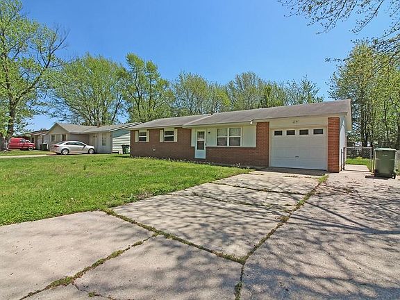 2nd image of 1304 W Acorn Dr