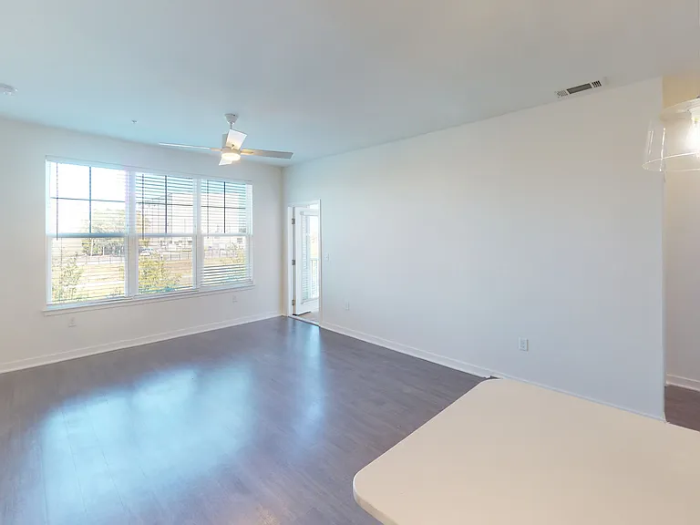 Essex Luxe Apartments — Photo 84
