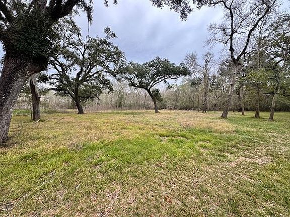 2nd image of 3747 County Road 611