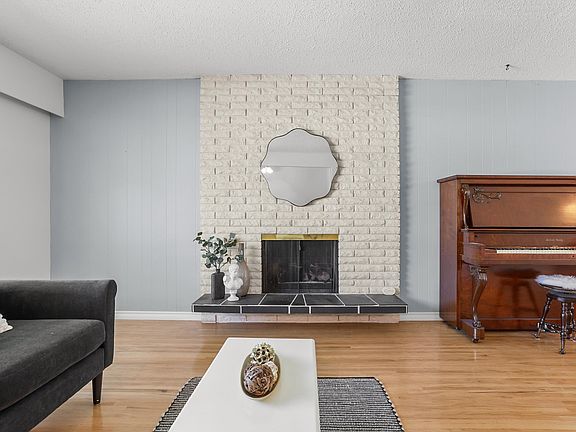 5th image of 11663 Morris St