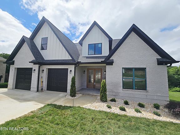 2nd image of 761 Maclaren Way