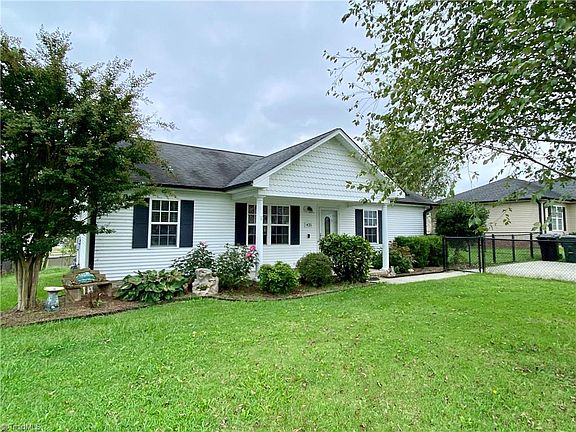 2nd image of 425 Hallie Long Ln