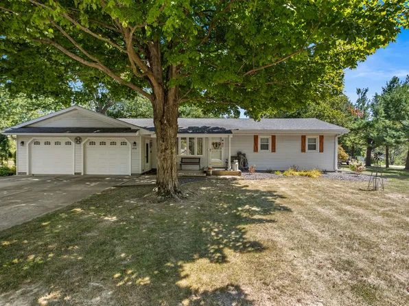 4216 Anderson Dr, Heyworth, IL 61745