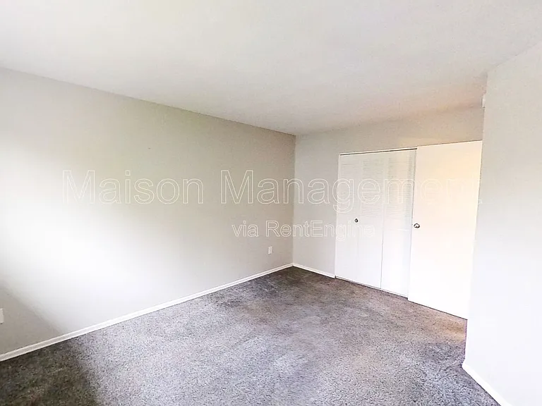 721 Cedarwood — Photo 13