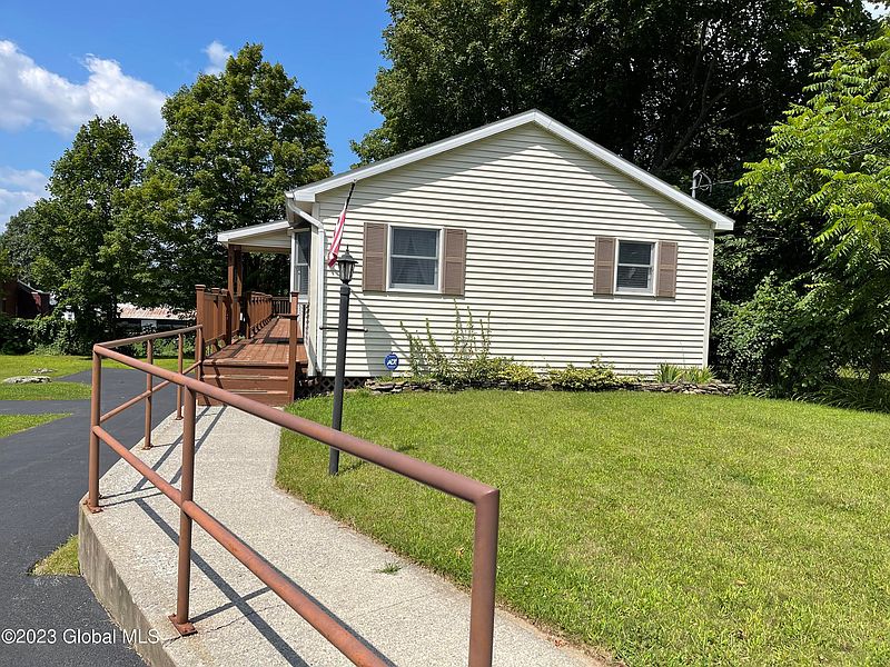 2nd image of 9 Oak Street