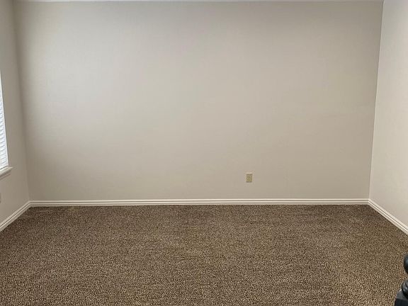 3rd image of 4325 Williamsburg Ln