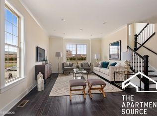 704 Elm St #TOWNHOUSE, Deerfield, IL 60015