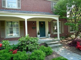 734 Rivenoak Ave, Birmingham, MI 48009