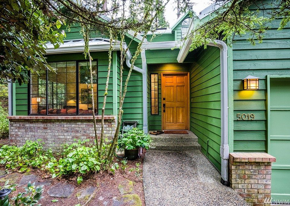 1st image of 5019 218th Ave NE