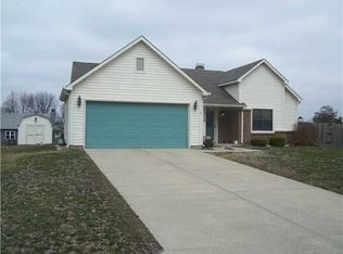 1126 Barcelona Dr, Greenwood, IN 46143