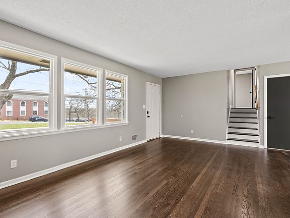 4th image of 8944 Holmes Rd