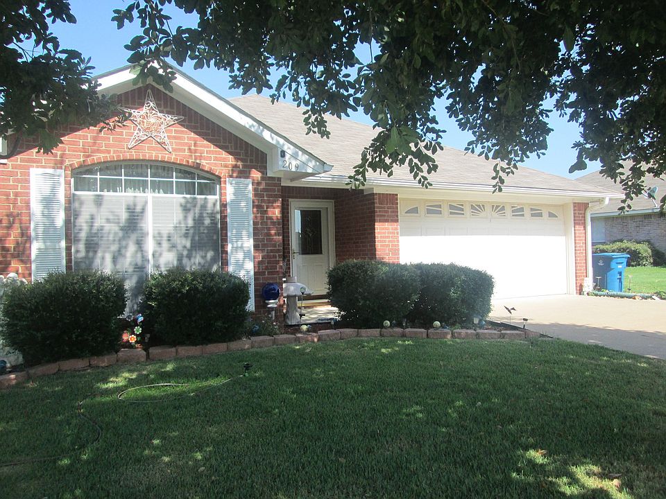 1st image of 209 Ash Dr