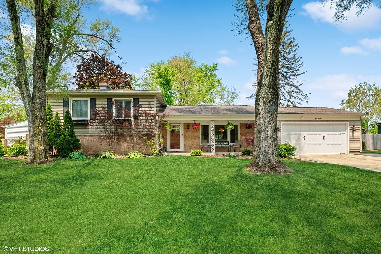 22W350 Arbor Ln photo 1