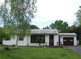 47 Cedargrove Dr, Rochester, NY 14617