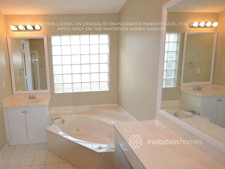10841 SW 14th Ct — Photo 11