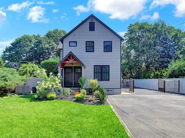 2325 Centre Avenue, Bellmore, NY 11710