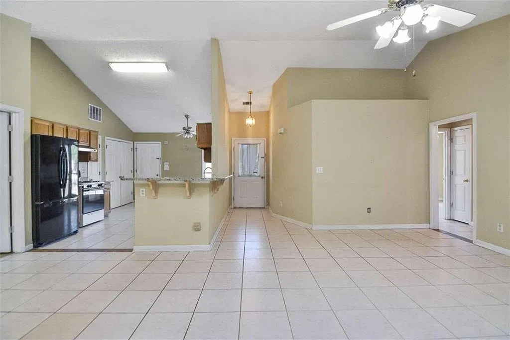 935 Kibbe Cir — Photo 4