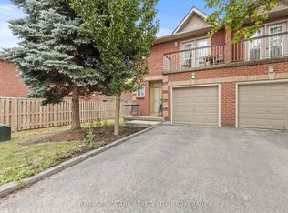 34 Dynasty Ave #13, Hamilton, ON L8G 5C8
