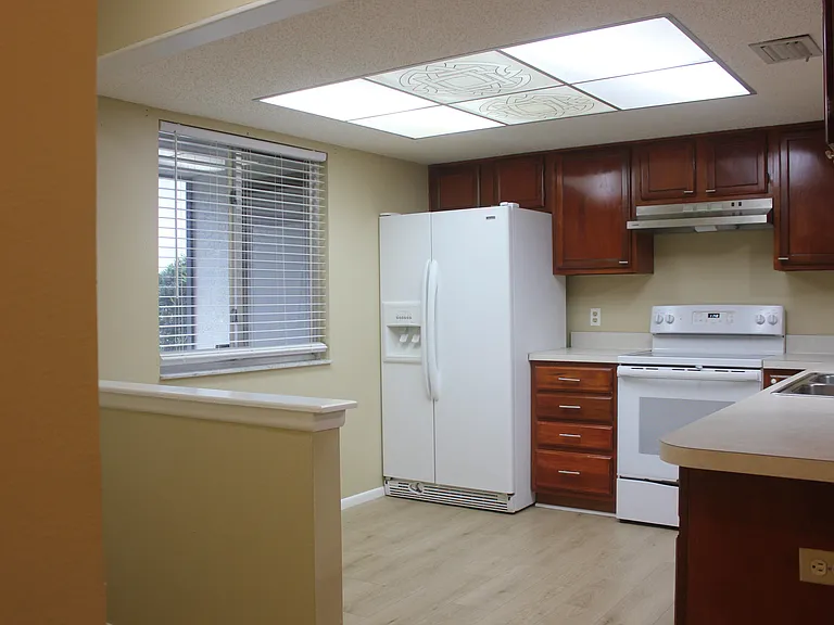 2948 Bancroft Cir E #C — Photo 3