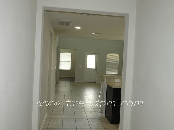 3rd image of 10421 Nettie St