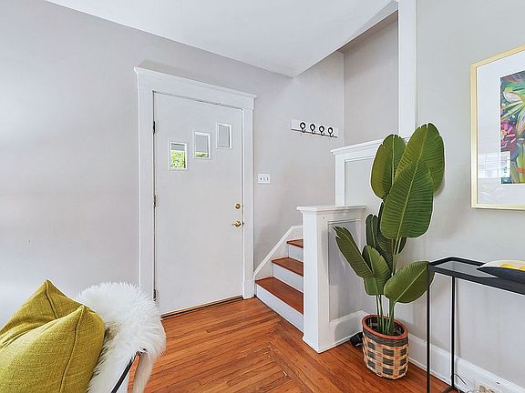 4th image of 3617 Pape Ave