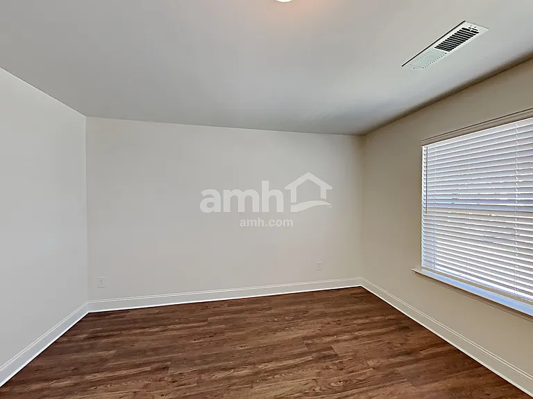 406 Levon Ct — Photo 16