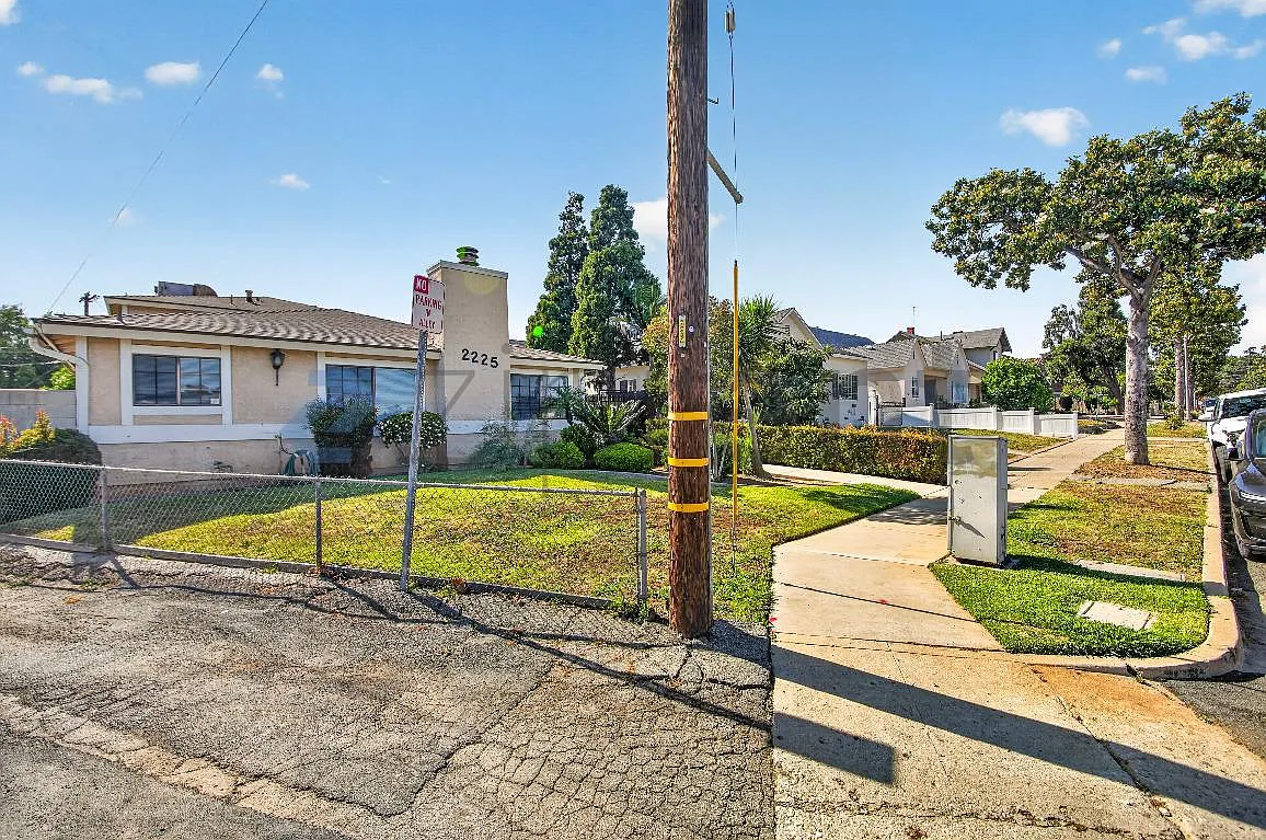 Building Photo - 2225 S Meridian Ave #D