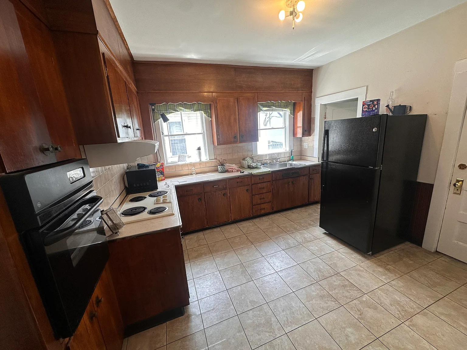 2 bed, 1.0 bath, 1050 sqft, $3,350 — Photo 3