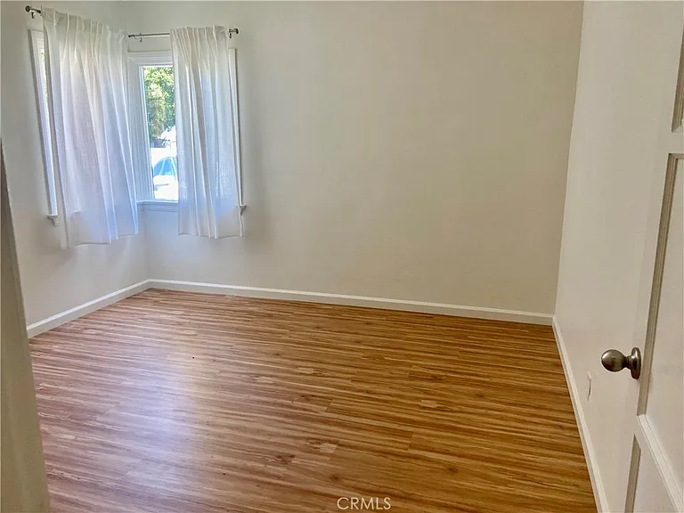 7339 White Oak Ave — Photo 14
