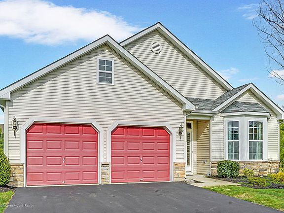 3rd image of 218 Enclave Blvd