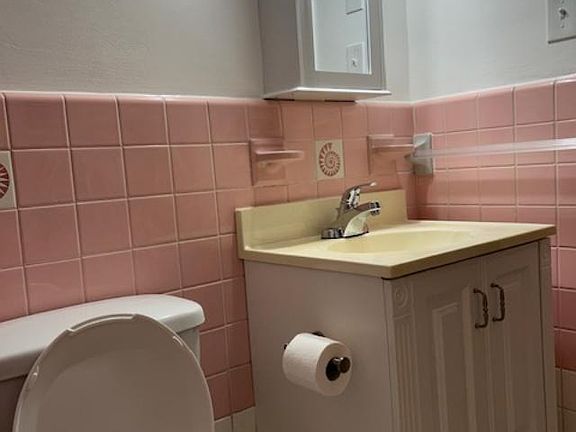 5th image of 650 Brooke Rd APT B13